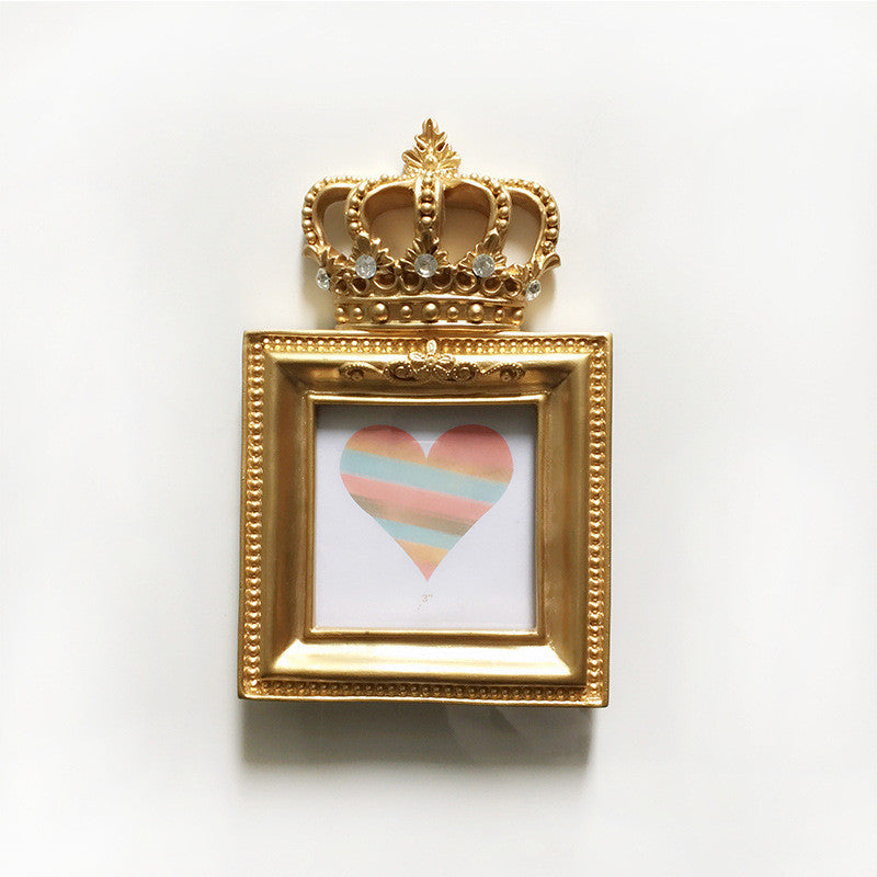 Set the crown photo frame