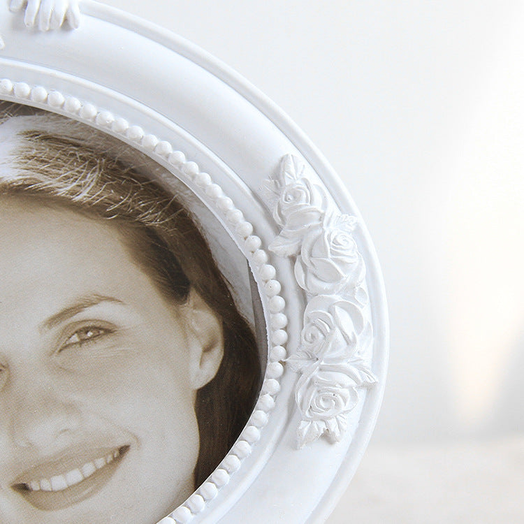 Retro silver white oval resin photo frame