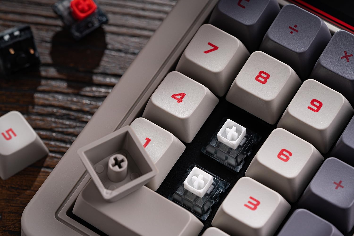 8BITDO Retro 18 Mechanical NUMPAD - N Edition