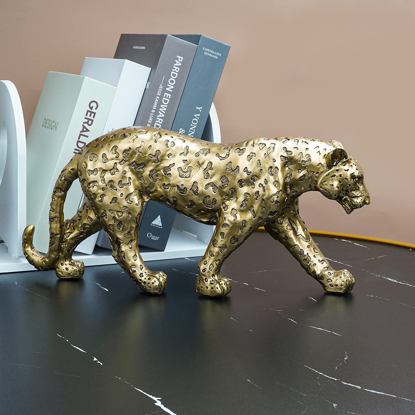 Cheetah Statue Home Decor Leopard Sculpture Resin Sitting Cheetah Figurine Desktop Table Top Ornament Decoration for Home Office-Gold Or Silver (Walking-Champagne Gold)