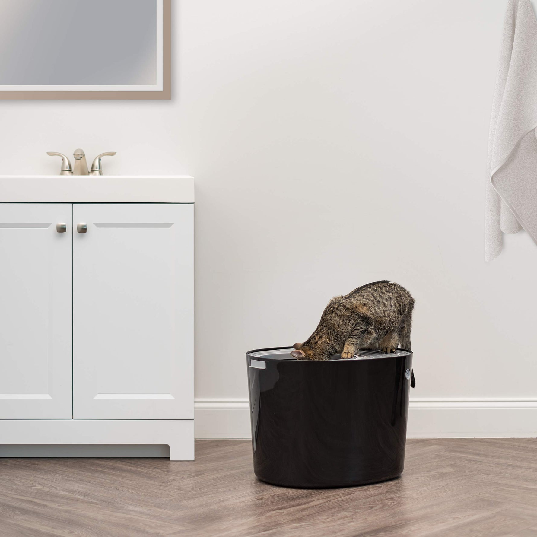 IRIS USA Cat Litter Box Large Top Entry with Lid Enclosed Covered Hooded Design Litter Catching Scatter Shield Pan Dog Proof Pet Proof Scoop Included Odor Control for Indoor Cats Kittens, Black/Gray