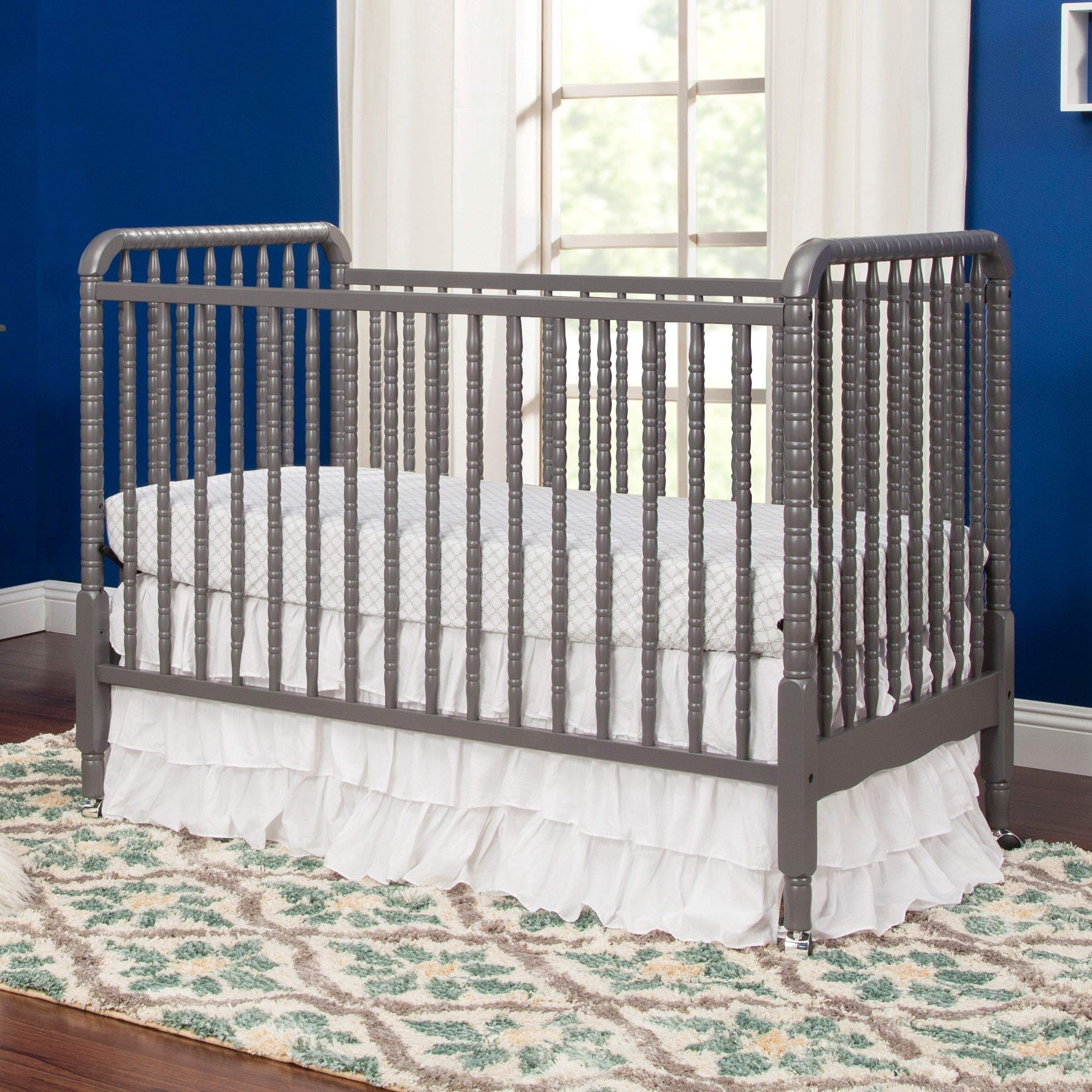daVinci Jenny Lind 3-in-1 Baby Crib Convertible to Toddler Bed, Daybed - Easy to Assemble - GREENGUARD Gold Certified - 4 Adjustable Mattress Heights, Conversion Kit Sold Separately - White