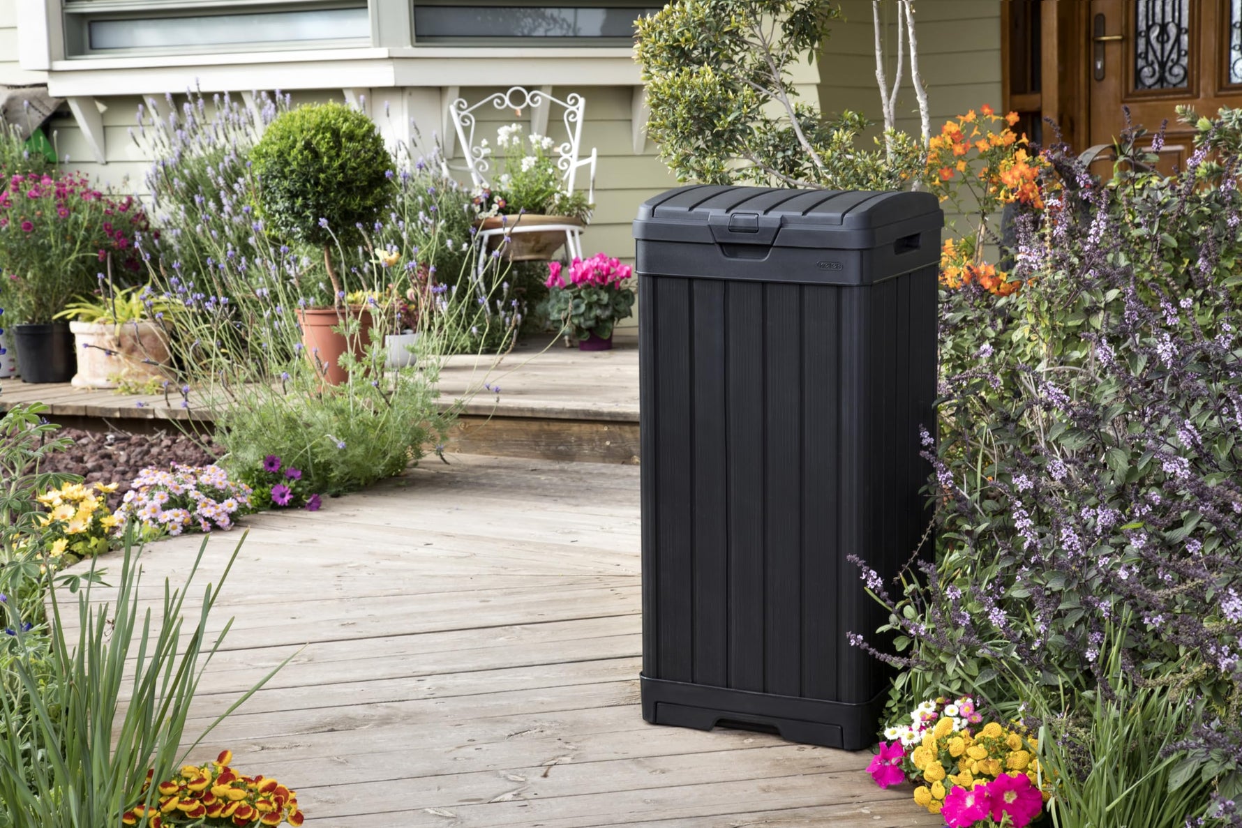 Keter Baltimore Resin 38 Gallon Outdoor Kitchen Trash Can with Lid and Drip Tray for Easy Cleaning-Perfect for Patio Dining, Black